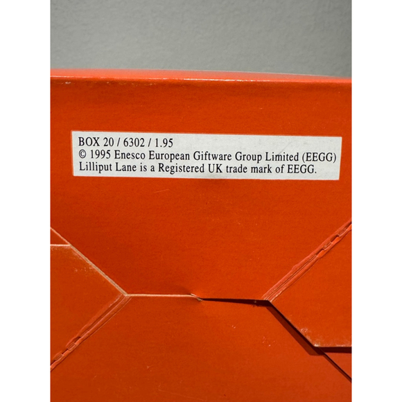 Lilliput Lane Blue Boar Cottage Sculpture figurine with deed - Picture 10 of 10